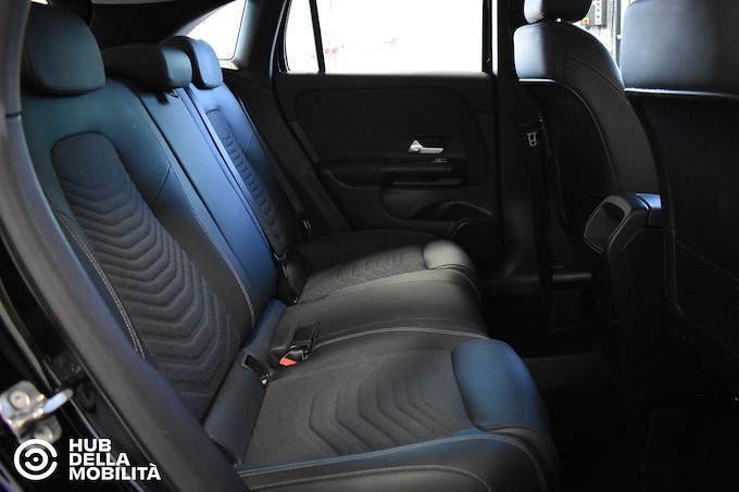 MERCEDES-BENZ GLA 180 d Automatic Business